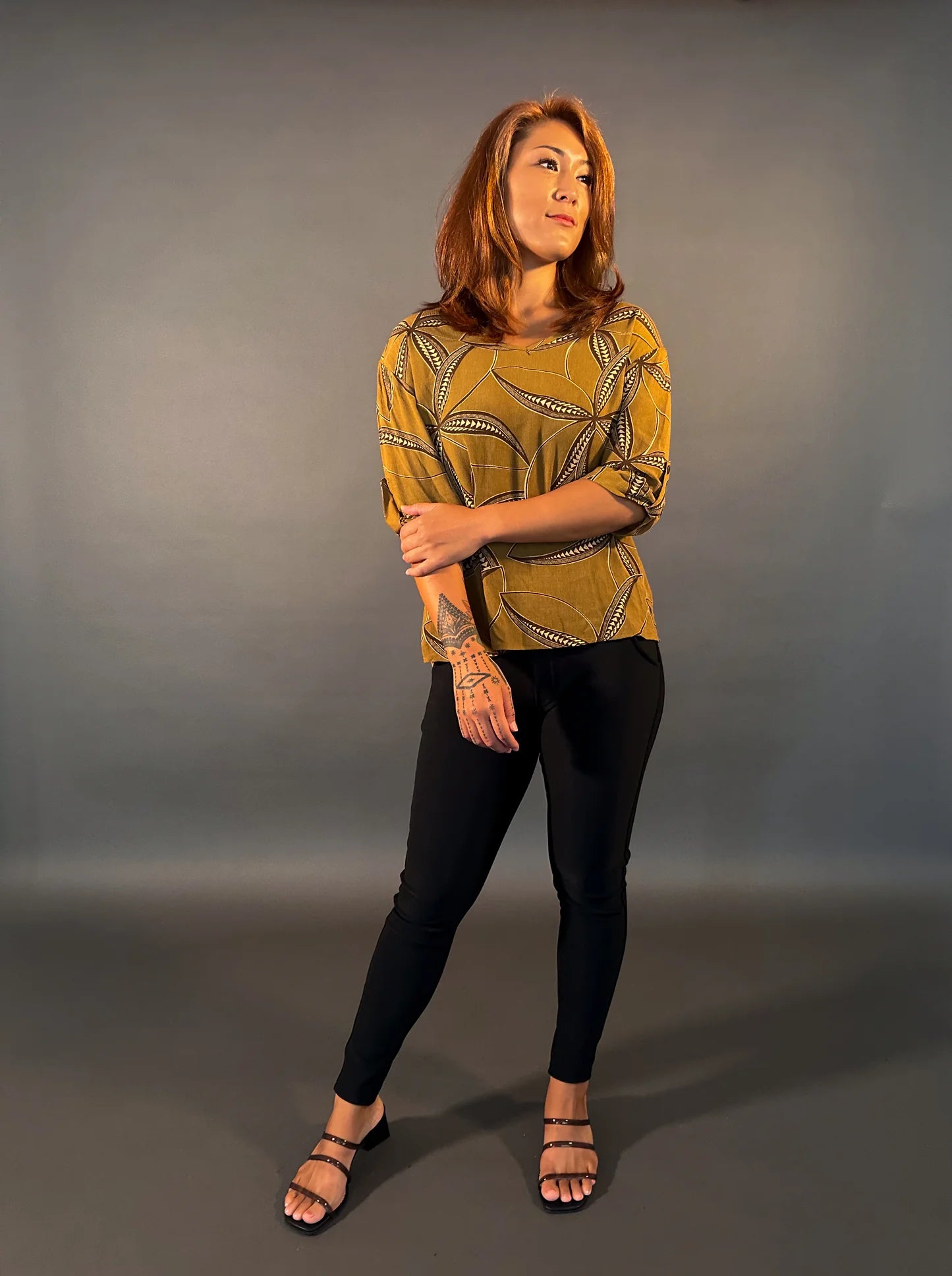 VAITOGI V NECK TOP TT129