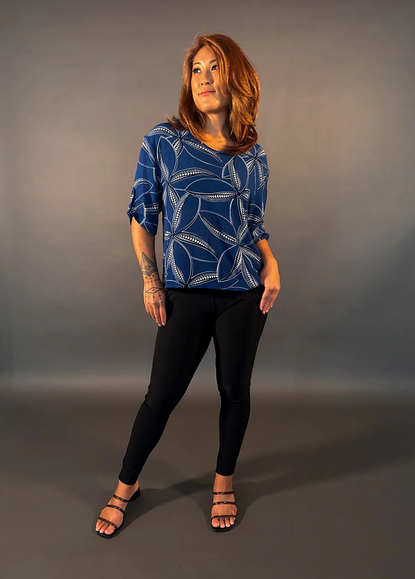 VAITOGI V NECK TOP TT129