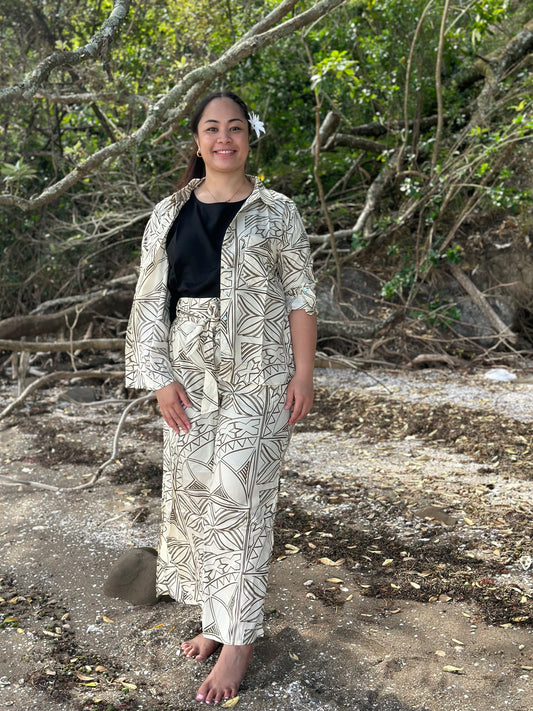 AFIAMALU LONG SLEEVE COLLAR BUTTON DOWN TOP TT165