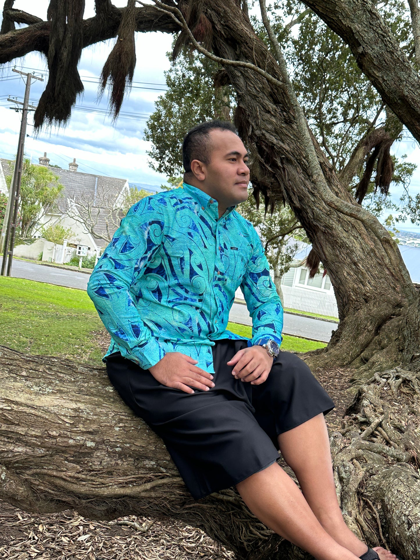 AKAMU MEN'S LONG SLEEVE LOGOVATU - SL1426