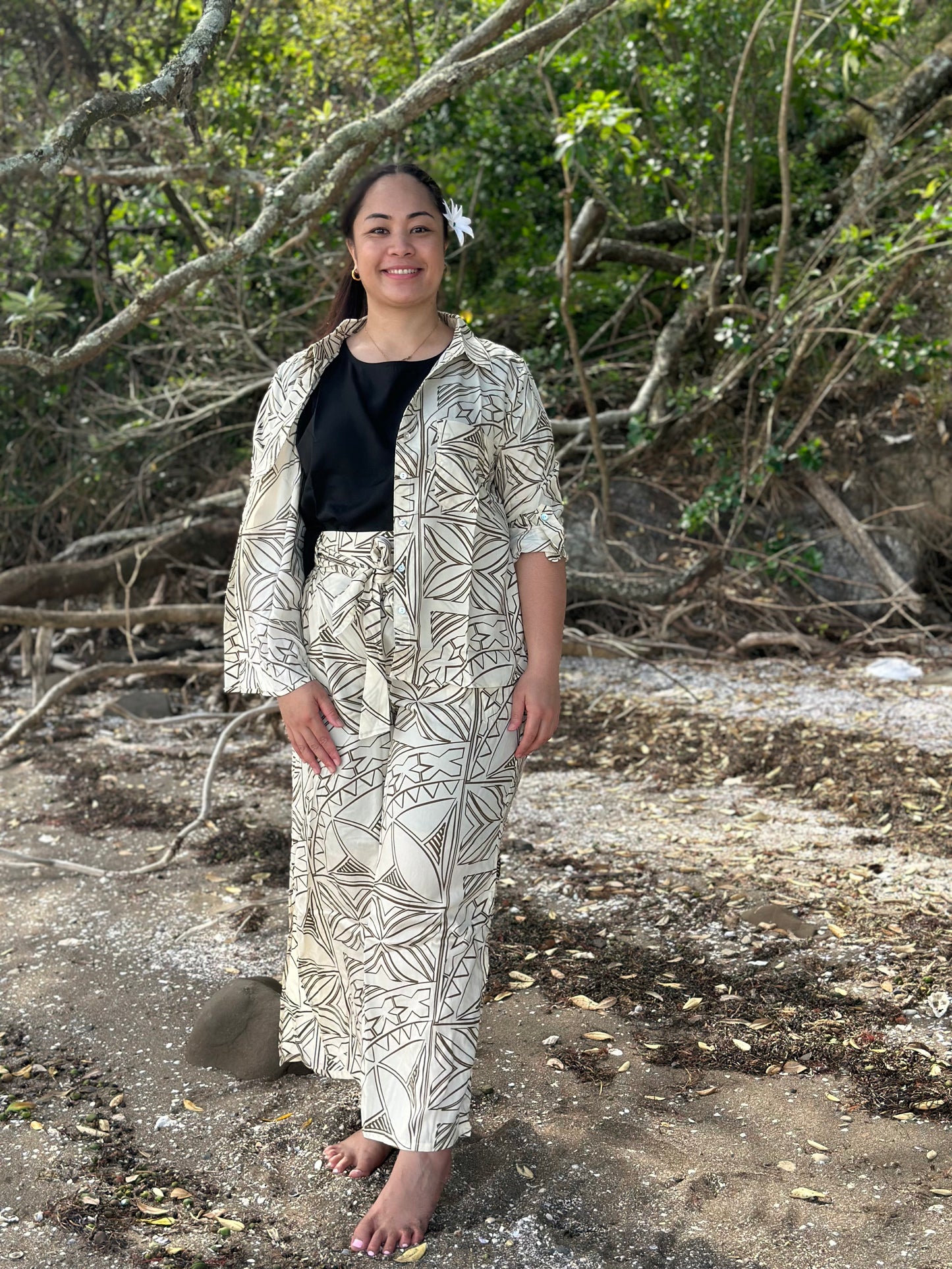 AFIAMALU LONG SLEEVE COLLAR BUTTON DOWN TOP TT165