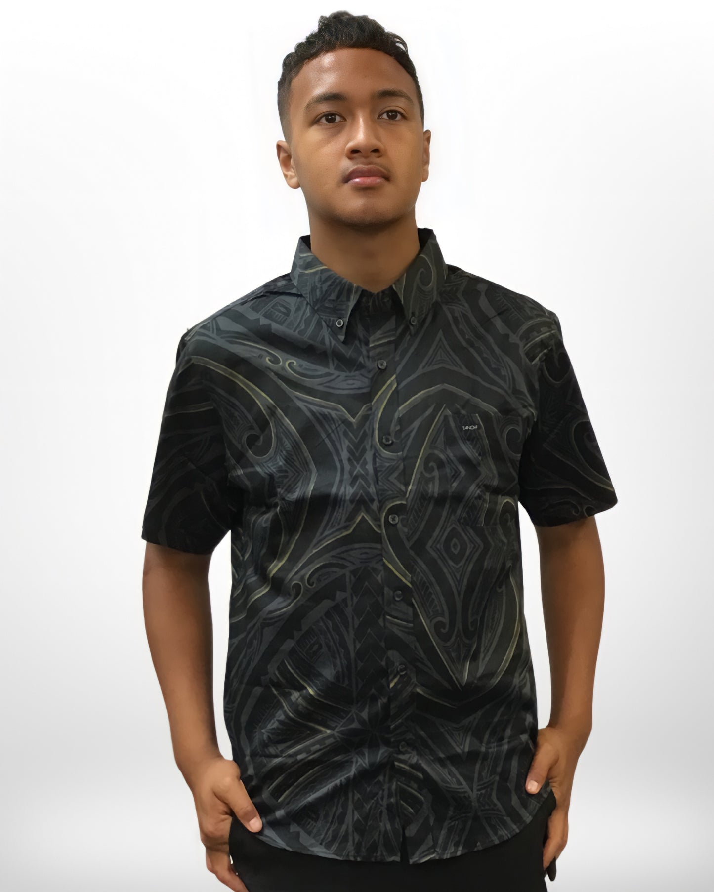 Whakawhetai Men's Satten Shirt